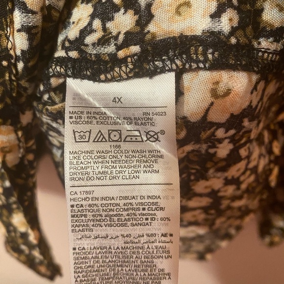 Old Navy V-Neck Floral Poet Blouse | Sz 4x | NWT - Picture 5 of 5